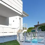 דירה Trendy Flat With Shared Pool And Terrace