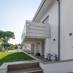דירה Trendy Flat With Shared Pool And Terrace ביביונה