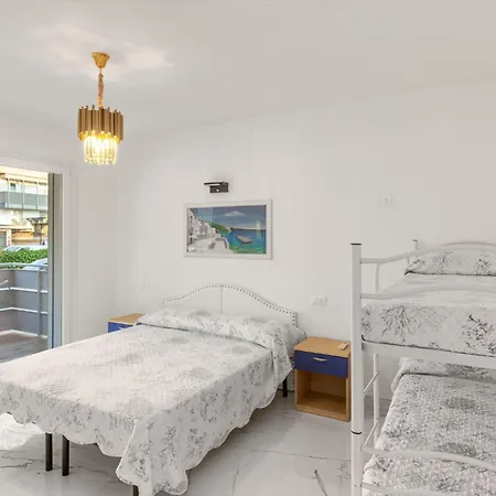 Trendy Flat With Shared Pool And Terrace Μπιμπιόνε