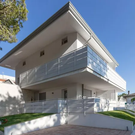 Trendy Flat With Shared Pool And Terrace Bibione